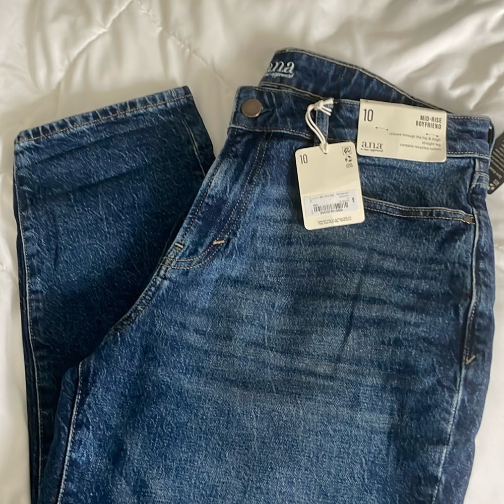 ANA Mid-Rise Boyfriend Jeans 10 NWT